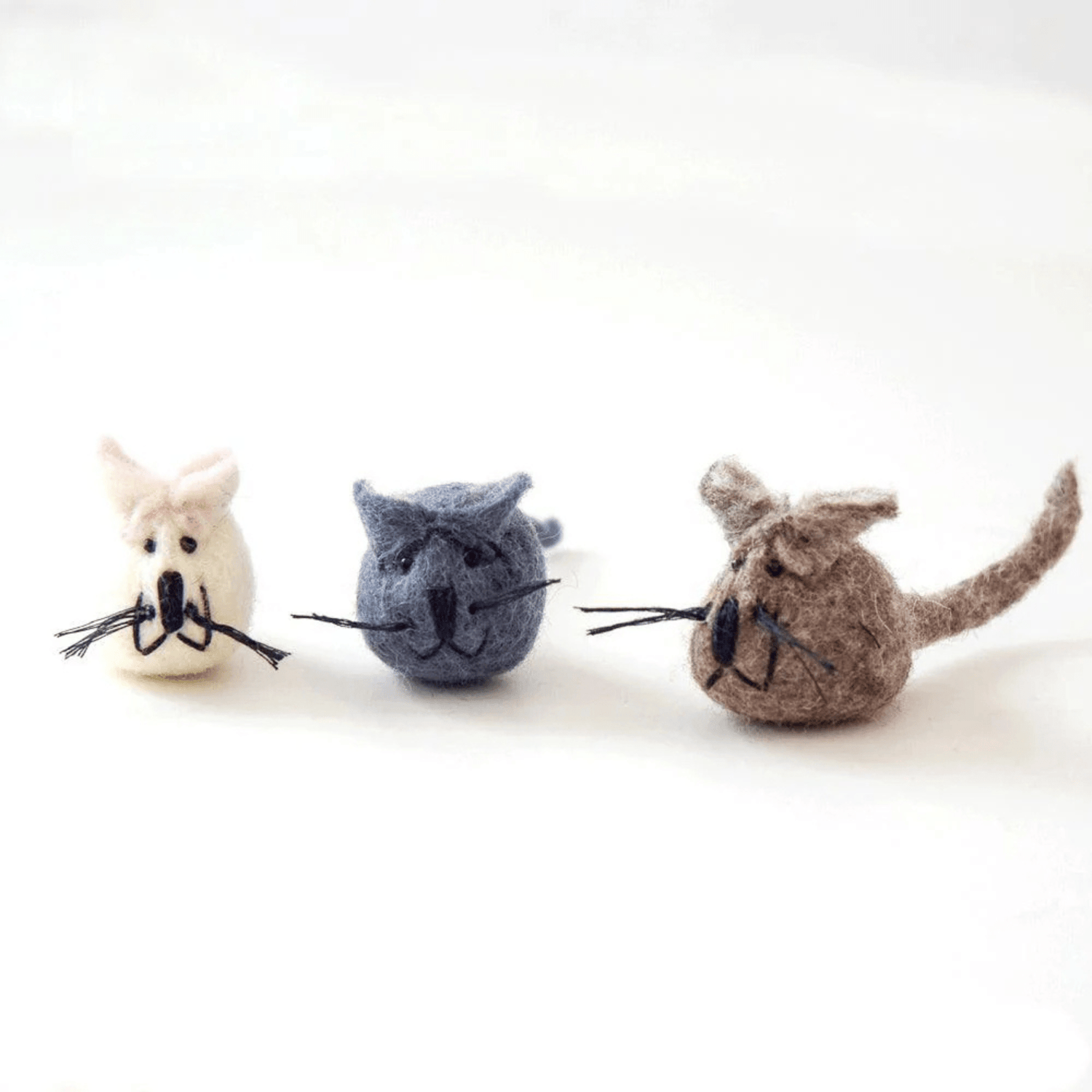 Handmade Felt Mouse Toy - White - Pryde Pets